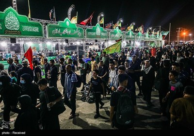 عبور زائران اربعین حسینی از مرز شلمچه