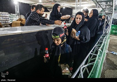 عبور زائران اربعین حسینی از مرز شلمچه