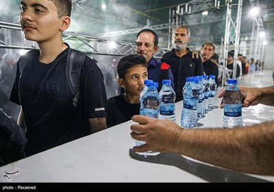 عبور زائران اربعین حسینی از مرز شلمچه