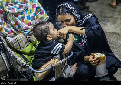 عبور زائران اربعین حسینی از مرز شلمچه