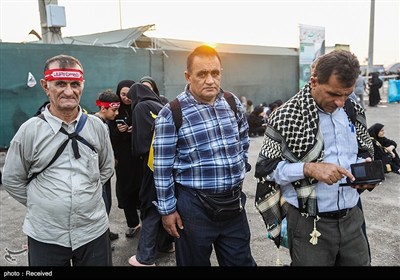 عبور زائران اربعین حسینی از مرز شلمچه