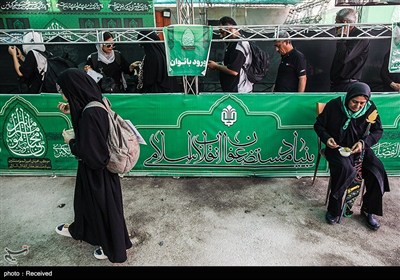 عبور زائران اربعین حسینی از مرز شلمچه