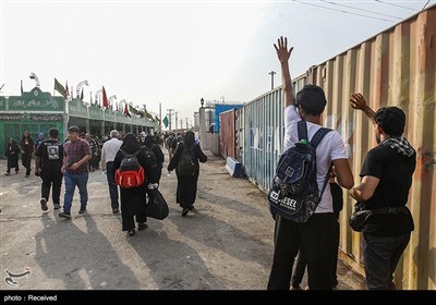 عبور زائران اربعین حسینی از مرز شلمچه