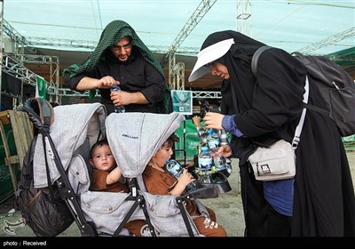 عبور زائران اربعین حسینی از مرز شلمچه