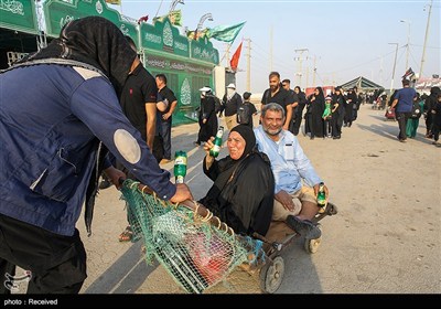 عبور زائران اربعین حسینی از مرز شلمچه