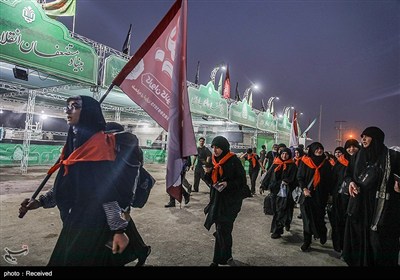 عبور زائران اربعین حسینی از مرز شلمچه