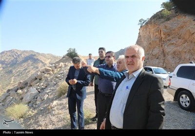 بازدید میدانی استاندار چهارمحال و بختیاری از آتش‌سوزی منطقه هلن‌