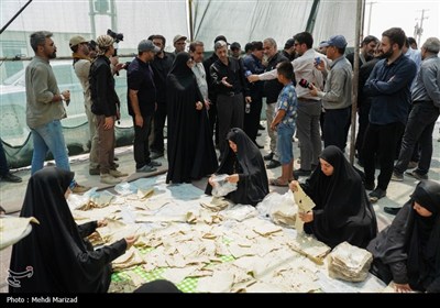 بازدید فتاح از روند خدمت‌رسانی ستاد اجرایی فرمان امام در مرز مهران