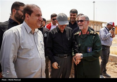 بازدید فتاح از روند خدمت‌رسانی ستاد اجرایی فرمان امام در مرز مهران