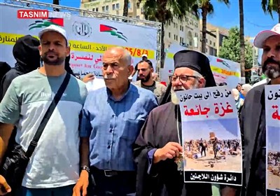 کشیش فلسطینی؛ نماد مقاومت و همبستگی با مردم غزه