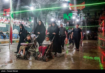 عبور شبانه زائرین اربعین حسینی از مرز خسروی