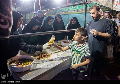 عبور شبانه زائرین اربعین حسینی از مرز خسروی