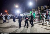 عبور شبانه زائرین اربعین حسینی از مرز خسروی