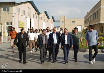 سفر یک‌روزه مهدی تاج به اردبیل؛ بازدید از کارخانه تولید توپ ورزشی به روایت تصاویر