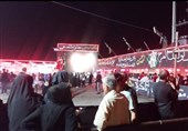 دروازه عشق در خروجی رباطکریم؛ موکب خادمالحسین(ع) پذیرای زائران اربعین+فیلم