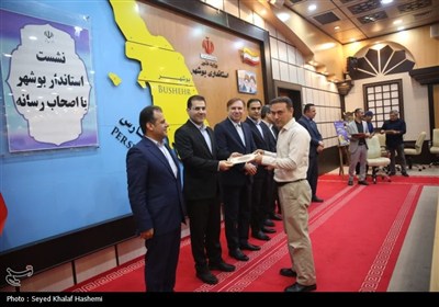 تجلیل استاندار بوشهر از خبرنگاران