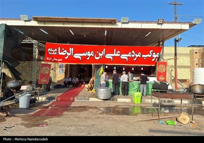 خدمت‌رسانی موکب علی بن موسی الرضا(ع) شهرستان ازنا به زوار اربعین در شهر نجف اشرف