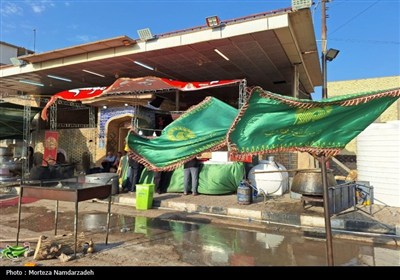 خدمت‌رسانی موکب علی بن موسی الرضا(ع) شهرستان ازنا به زوار اربعین در شهر نجف اشرف