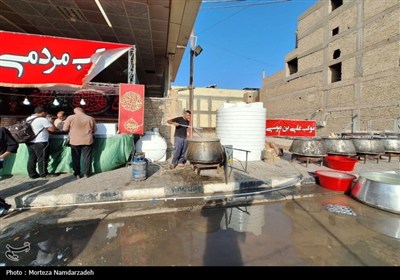 خدمت‌رسانی موکب علی بن موسی الرضا(ع) شهرستان ازنا به زوار اربعین در شهر نجف اشرف