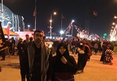 تصاویری از حضور شهید محمود باقری در پیاده روی اربعین