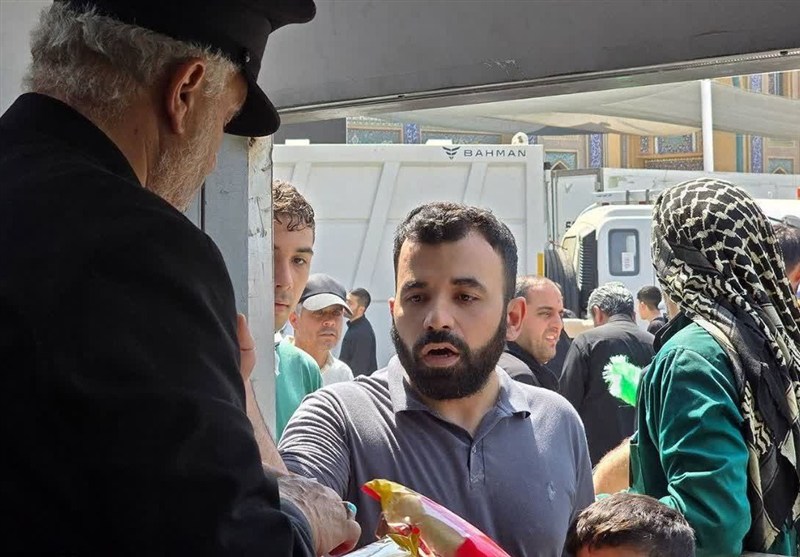 خدمة زوار الأربعین الحسینی فی النجف الأشرف تحت رایة الحرم الرضوی الشریف