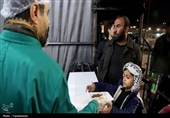 توزیع روزانه 10 هزار پرس غذا در میان زائران اربعین در حرم بانوی کرامت
