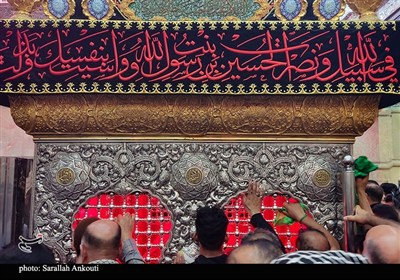 حرم امام حسین (ع) در آستانه اربعین؛ دریای اشک و زمزمه عاشقان
