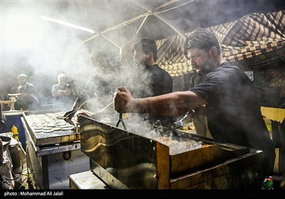 پیاده روی زائرین اربعین حسینی از مسیر بغداد به کربلا