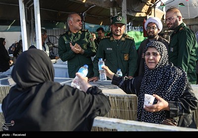 اقامت و پذیرایی زائران اربعین حسینی در موکب بنیاد مستضعفان