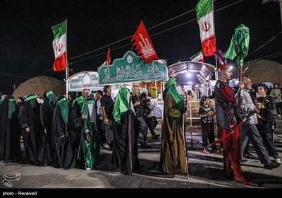 اقامت و پذیرایی زائران اربعین حسینی در موکب بنیاد مستضعفان