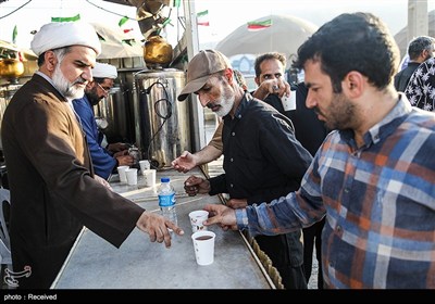 اقامت و پذیرایی زائران اربعین حسینی در موکب بنیاد مستضعفان