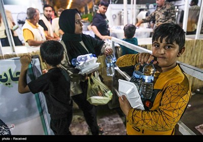 اقامت و پذیرایی زائران اربعین حسینی در موکب بنیاد مستضعفان