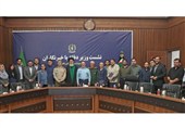 دیدار وزیر دفاع با خبرنگاران و اصحاب رسانه