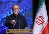 President Asks Iranian Scholars to Assist Admin in Meeting Challenges