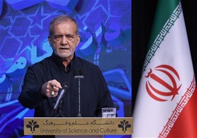 President Asks Iranian Scholars to Assist Admin in Meeting Challenges