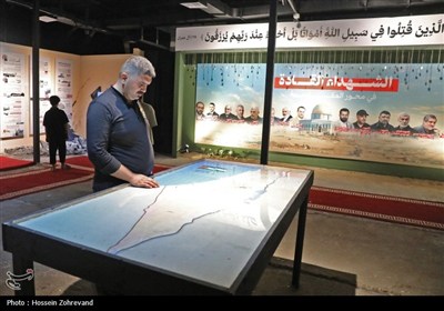 استقبال فلسطینی‌ها از نماینده رهبر انقلاب در موکب الاقصی