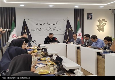 نشست اصحاب رسانه با مدیرعامل شرکت شهرک‌های صنعتی همدان