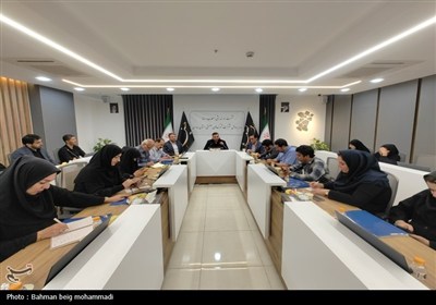 نشست اصحاب رسانه با مدیرعامل شرکت شهرک‌های صنعتی همدان
