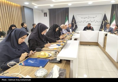 نشست اصحاب رسانه با مدیرعامل شرکت شهرک‌های صنعتی همدان