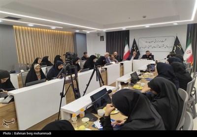 نشست اصحاب رسانه با مدیرعامل شرکت شهرک‌های صنعتی همدان