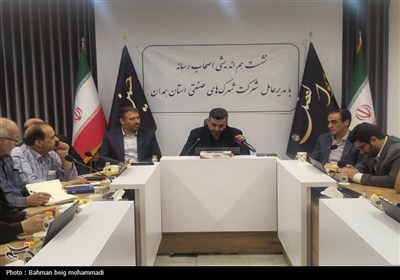 نشست اصحاب رسانه با مدیرعامل شرکت شهرک‌های صنعتی همدان