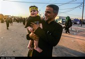 پیاده روی زائران اربعین حسینی در مسیر نجف به کربلا