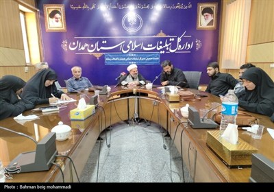 نشست صمیمی مدیر کل تبلیغات اسلامی همدان با اصحاب رسانه