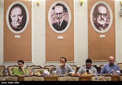 نشست دبیرکل حزب مؤتلفه اسلامی با خبرنگاران