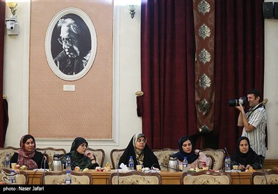 نشست دبیرکل حزب مؤتلفه اسلامی با خبرنگاران