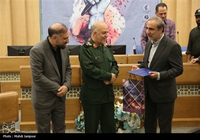 تجلیل از خبرنگاران تسنیم در جشنواره &quot;راویان میدان&quot;