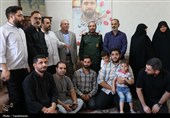 دیدار خبرنگاران زنجانی با خانواده شهید امیرخانی + تصویر