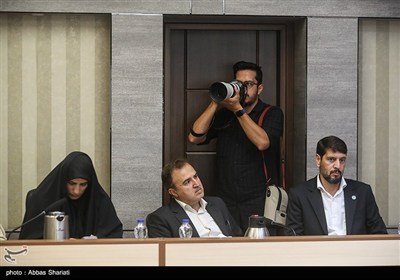 نشست خبری رئیس دانشگاه تهران