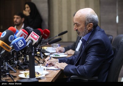 نشست خبری رئیس دانشگاه تهران