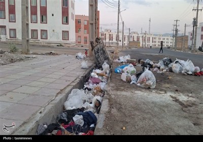 دهدشت در محاصره زباله